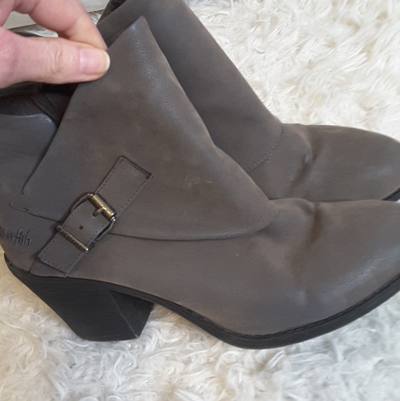 Blowfish Malibu grey faux leather ankle boot with buckle accent size 10 - Picture 5 of 12